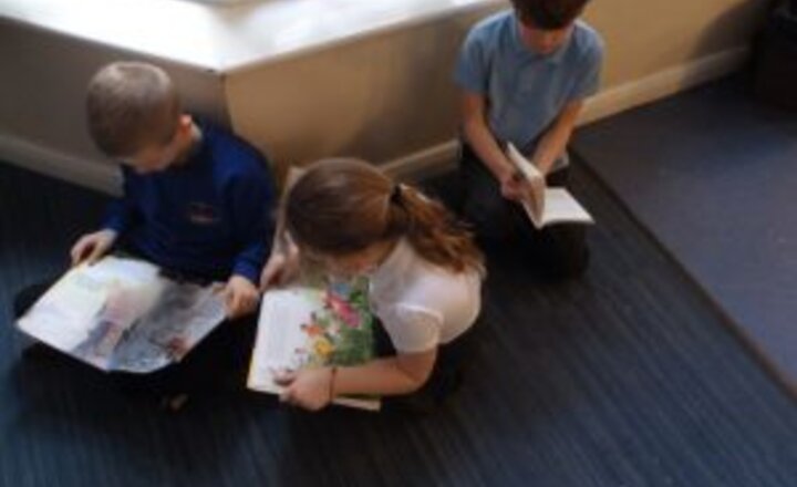 Image of Yarm Primary Love Reading!